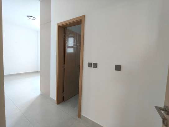 3 Bed Apartment with En Suite at Brookside Drive image 1
