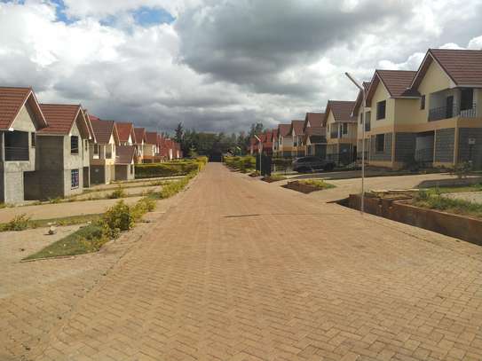 Lovely 4 BR Houses plus Sqs in Ngong image 5
