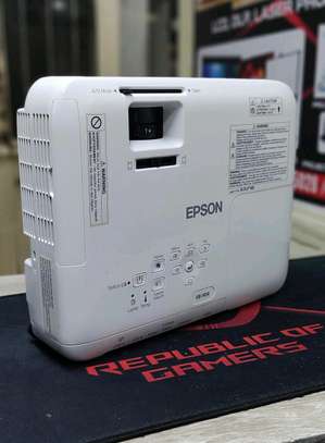 Epson EB-X04 2800 ANSI Lumens Projector image 1