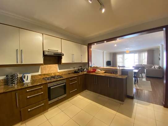 3 Bed Apartment with En Suite in Riverside image 15