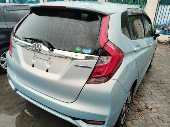 Honda fit hybrid on sale image 1