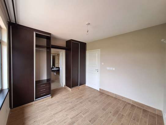 3 Bed Apartment with En Suite at Near Isk image 13