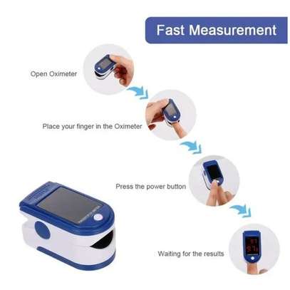 Pulse Oximeter Finger Clip Blood Oxygen  With Batteries image 3