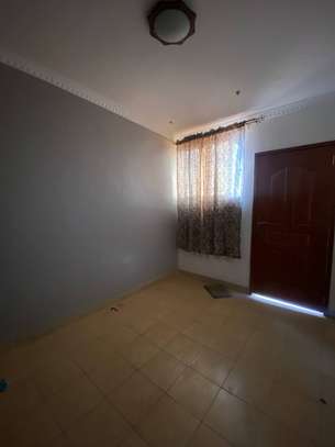 3 Bed Apartment with En Suite in Lavington image 12