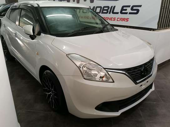 Suzuki Baleno pearl white image 4