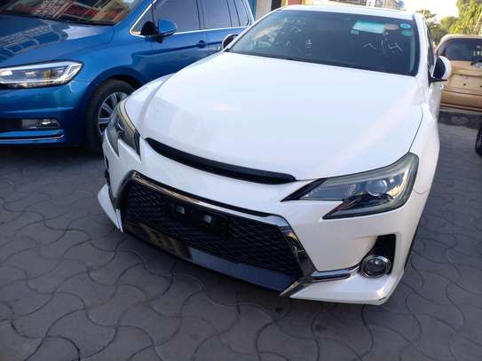 TOYOTA MARK X GS WITH SUNROOF. image 3