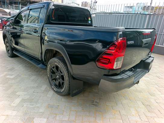 Toyota hilux double black image 5