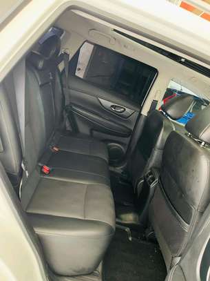 Nissan Xtrail With Sunroof image 6