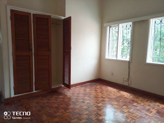 4 Bed House with En Suite at Baringo Dr image 16