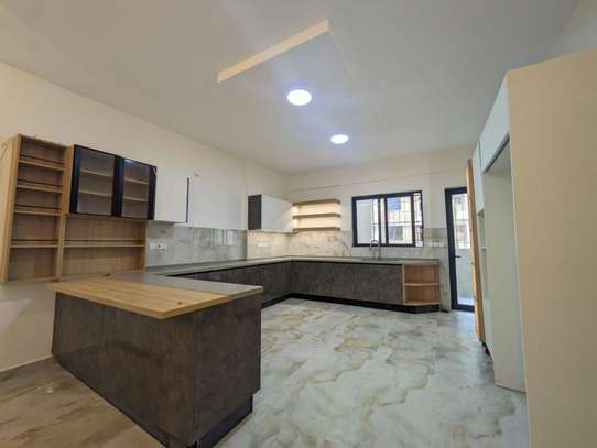 4 Bed Apartment with En Suite in Kizingo image 5