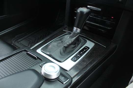 Mercedes E-Class Sedan White Alloy Wheels Tinted image 7