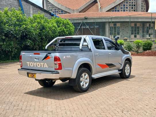 Toyota Hilux Double cab image 7