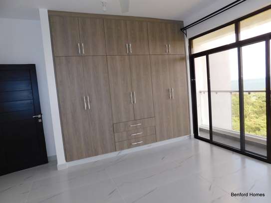 4 Bed Apartment with En Suite in Nyali Area image 8