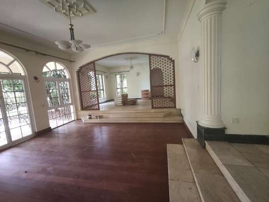 4 Bed House with Garden in Hill View image 38