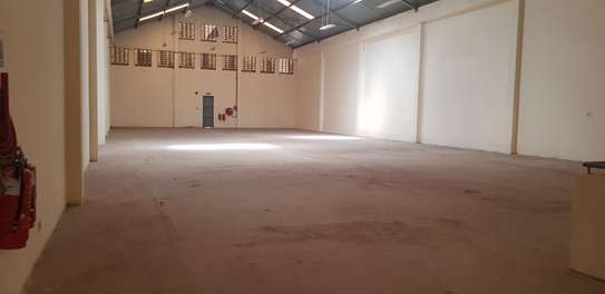 10,000 ft² Warehouse with Fibre Internet at Icd Road image 4