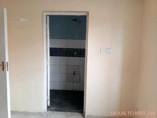 SPACIOUS MASTER ENSUITE TWO BEDROOM TO LET image 12