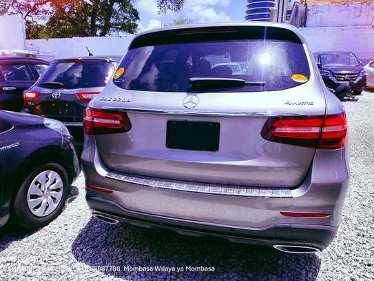 Mercedes Benz GLC 220d Gold 2017 image 13