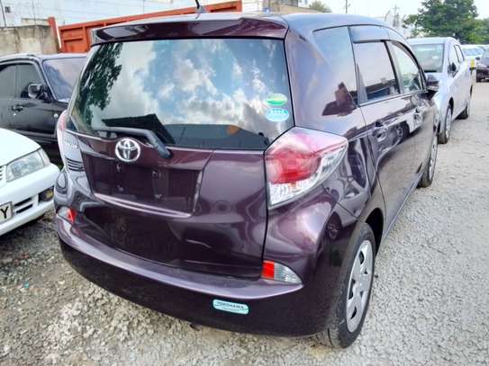 Toyota Ractis image 3