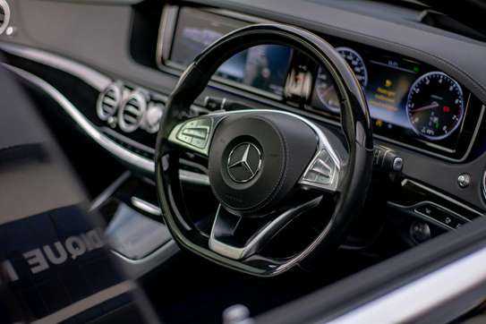 Mercedes Benz S550 image 4