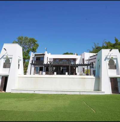 4 Bed House with En Suite in Vipingo image 2