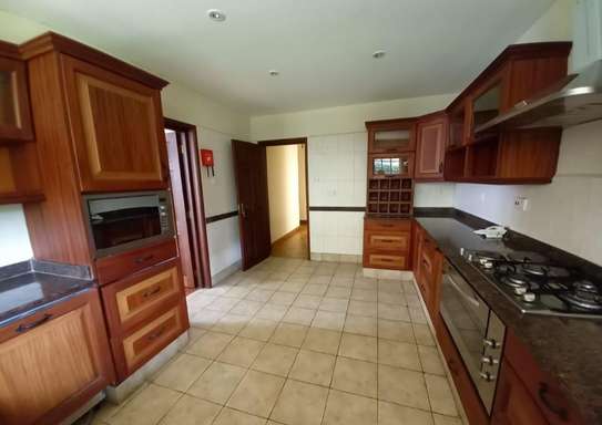 5 Bed Townhouse with En Suite in Lavington image 11