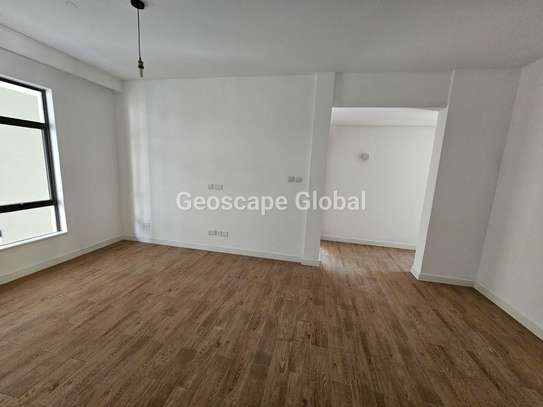 4 Bed Apartment with En Suite in Rosslyn image 9