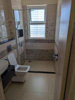 4 Bed Apartment with En Suite in Parklands image 3