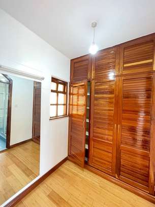 3 Bed Apartment with En Suite in Lavington image 15