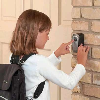 Weatherproof Wall-mounted Key Safe/CRL image 2