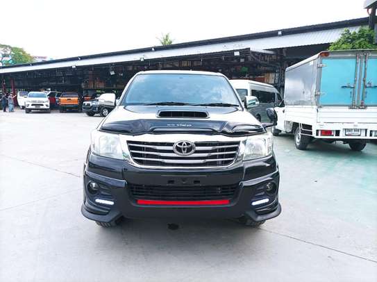 Toyota Hilux double cab image 2