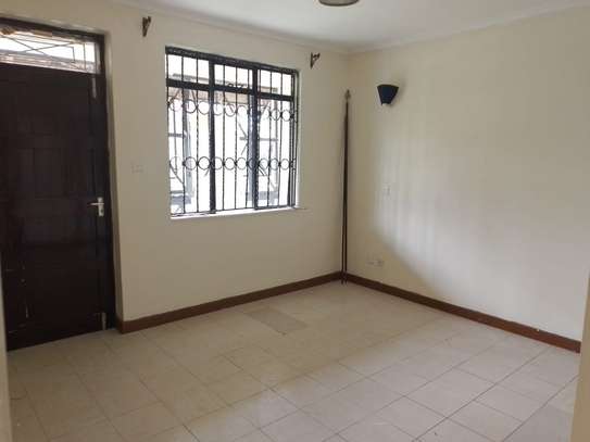 4 Bed Townhouse with En Suite in Madaraka image 2