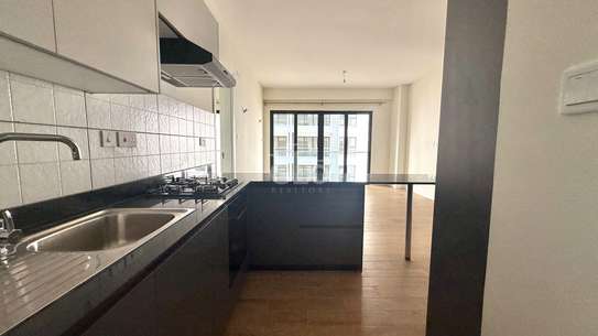1 Bed Apartment with En Suite in Valley Arcade image 8