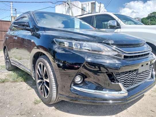 Toyota Harrier GS image 3