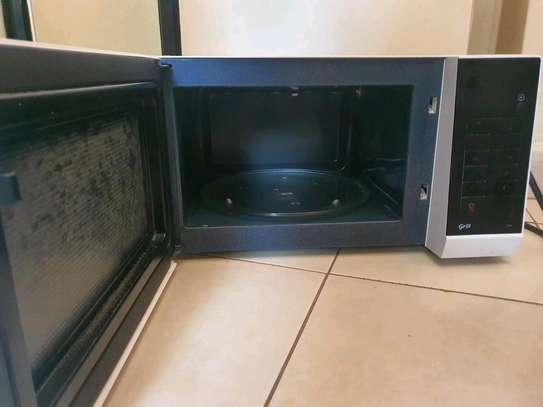 MICROWAVE OVEN image 3