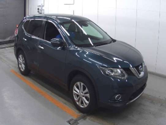 NISSAN XTRAIL 2000CC, 2WD, 5 SEATER, LEATHERS, X GRADE image 1
