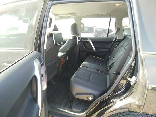 LANDCRUISER PRADO 2.8L DIESEL WITH  SUNROOF AND LEATHER image 8