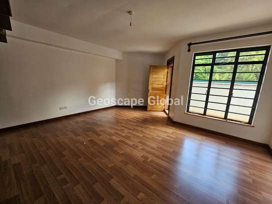 4 Bed Townhouse with En Suite in Riverside image 9
