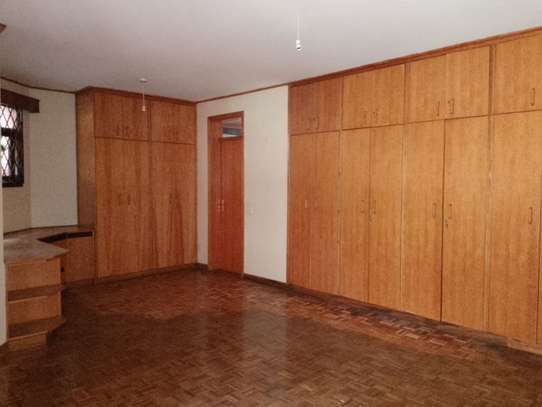 4 Bed Apartment with En Suite in Kilimani image 10