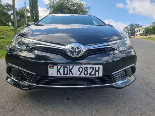 Toyota Auris in mint condition image 8