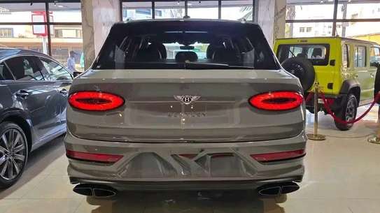 BENTLEY BENTAYGA 2024 image 2