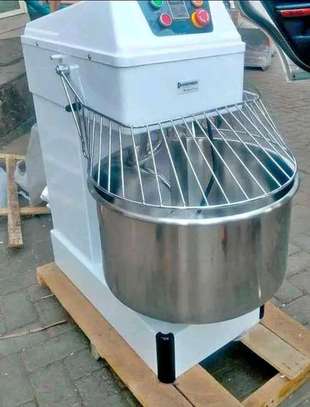 Durable 34 litre spiral mixer image 3