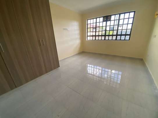 3 Bed House with En Suite in Kitengela image 5