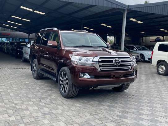 Toyota Land cruiser V8 2018 image 2