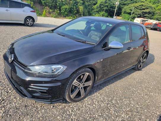 VOLKSWAGEN GOLF R image 4