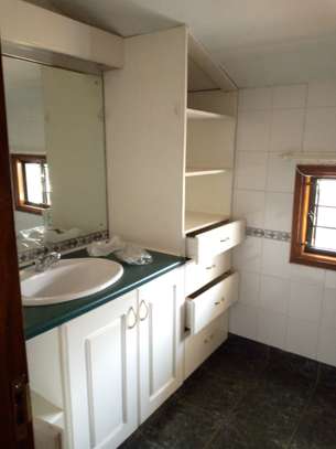 2 Bed Townhouse with En Suite at Kileleshwa image 4