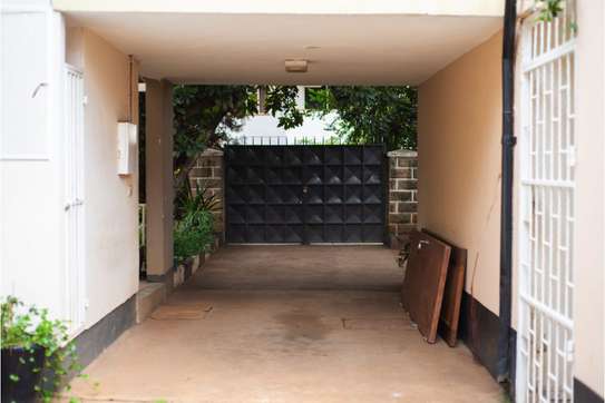 3 Bed House with Garden in Langata image 13