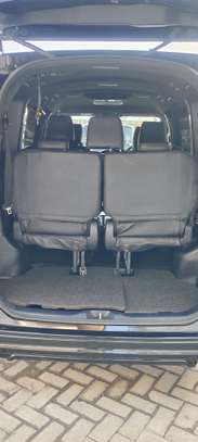 Toyota Esquire hybrid black Medalist 2018 image 14