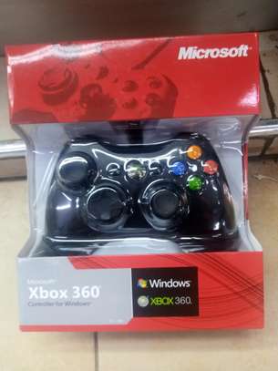 Microsoft Xbox 360 Wired Controller image 1