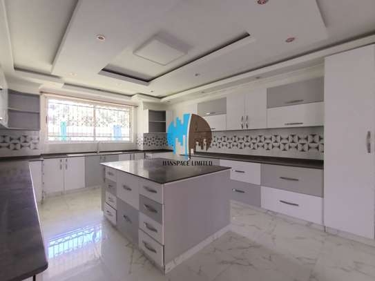 5 Bed Townhouse with En Suite at Karen image 12