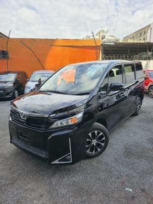 Toyota voxy 2018 image 8